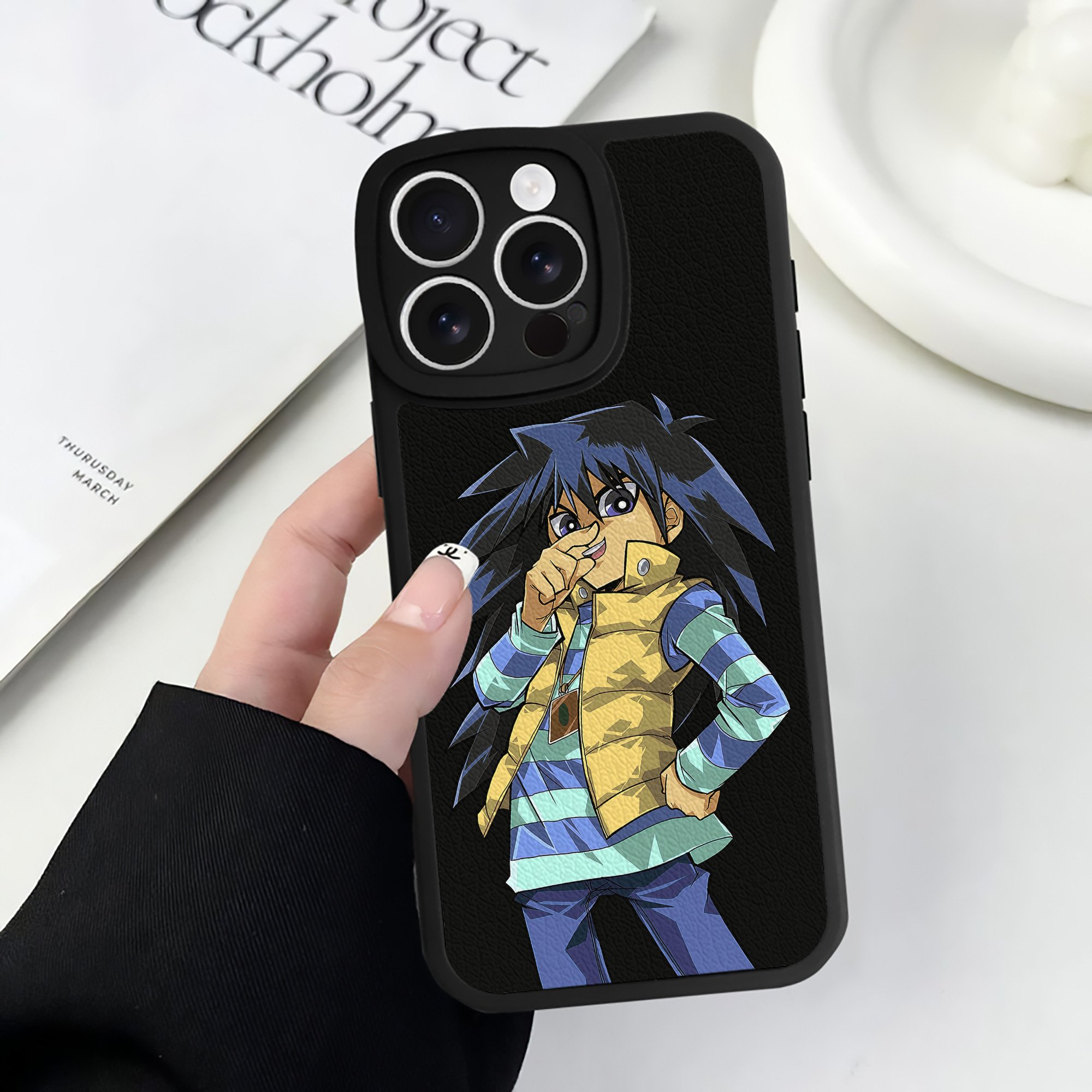 （画像用） 遊☆戯☆王 Yu-Gi-Oh! 【iPhone 16シリーズ対応】シリコンスマホケース（レザー調） 材質：シリコン